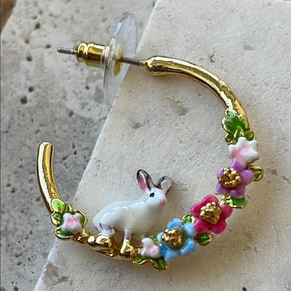 Les NEREIDES Gold Hoop Earrings with Bunny and Floral Accents - Picture 4 of 5